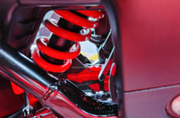 The monoshock on the Pro variant is by Showa and features 7 steps of preload adjustment.